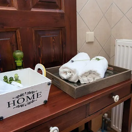 Lily's House * Áno Korakiána